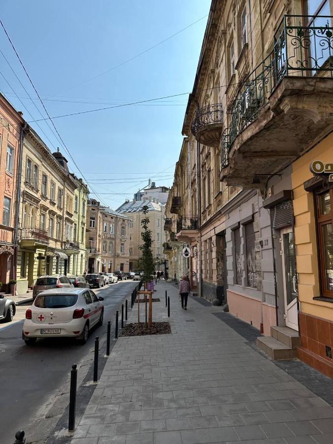 Apartaments Simsim Lviv Bagian luar foto