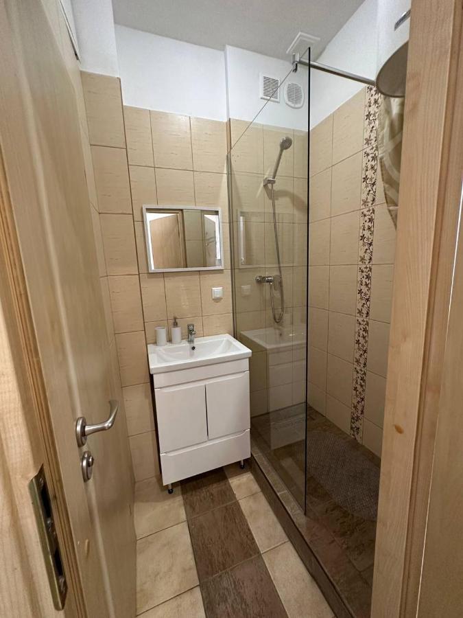 Apartaments Simsim Lviv Bagian luar foto
